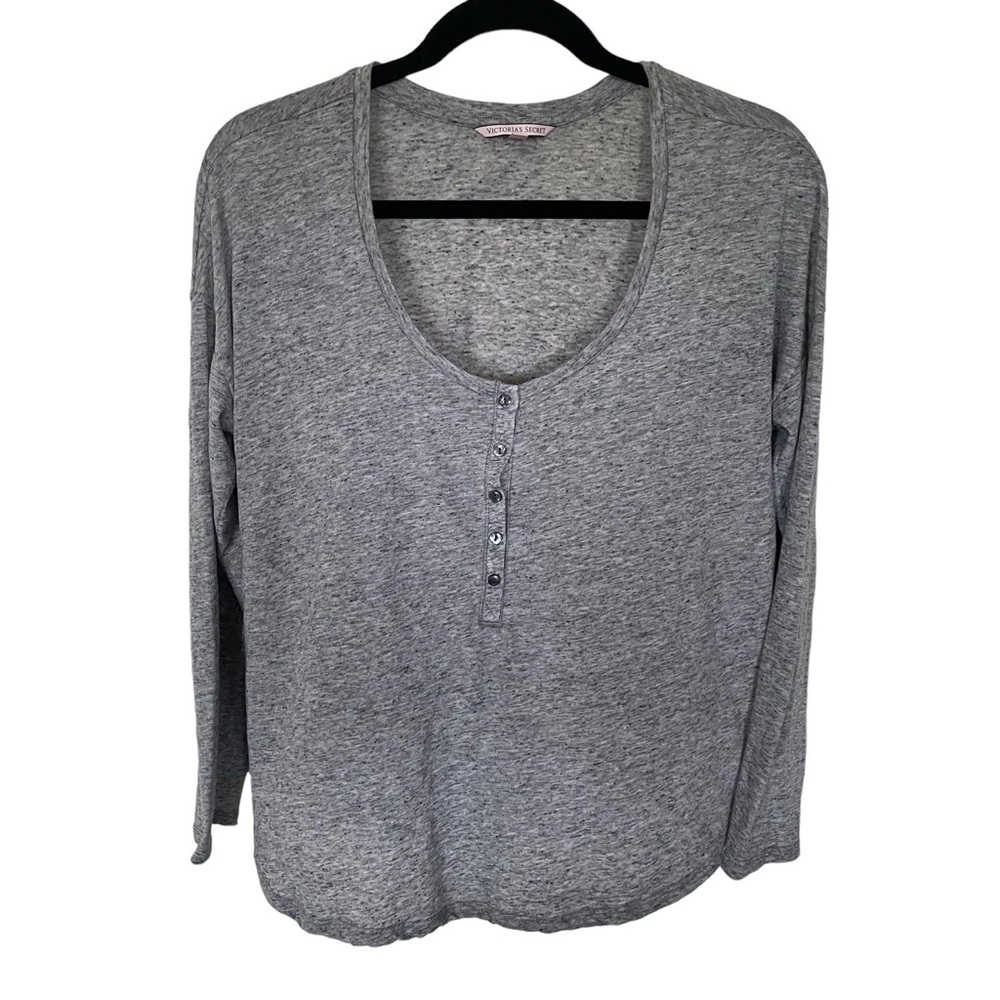 - Woman’s Victoria Secret Grey Long Sleeve Top sz Sm